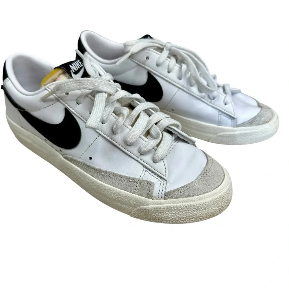 Nike Blazer‎ Low ‘77 Women’s Sneakers